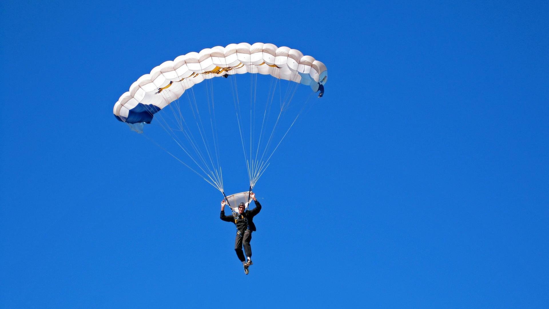 中长距离泳姿节奏稳定，耐力见长，适合长距离的泳姿